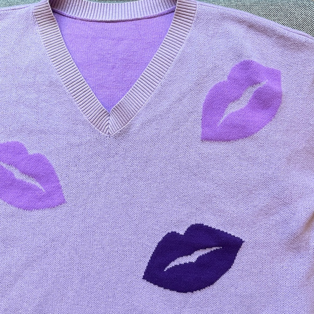 Oversized Supersoft Essentials Lip Print Split Side Pullover Sweater , Size: 2X - Picture 11 of 17